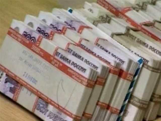 СМИ: В Крыму запретили обменивать российские рубли на гривны СМИ: В Крыму запретили обменивать российские рубли на гривны