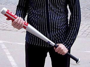 Великобритания: население массово скупает бейсбольные биты Великобритания: население массово скупает бейсбольные биты