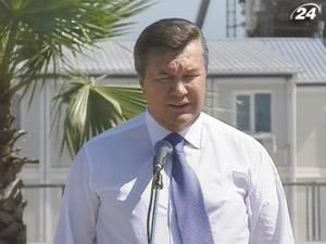 Янукович зустрівся з Медведєвим Янукович зустрівся з Медведєвим