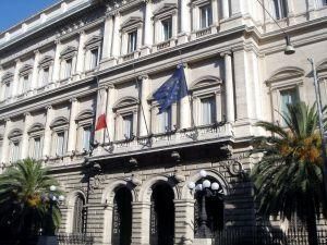 Государственный долг Италии превысил 1,9 триллиона евро