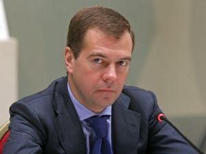 Медведєв порадив не політизувати питання газу