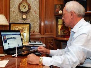 Сегодня Азаров проведет онлайн общение в Facebook Сегодня Азаров проведет онлайн общение в Facebook