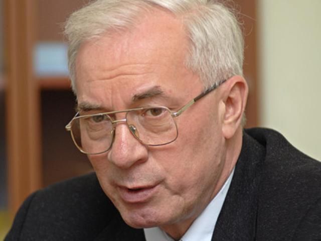 Азаров запропонував Китаю літаки і радари