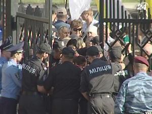 Посольство США в Україні тиждень не може зустрітись з екс-прем'єром Посольство США в Україні тиждень не може зустрітись з екс-прем'єром