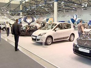 Украина отложила увеличение пошлины на авто до сентября