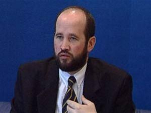 Суд почав зачитувати обвинувальний висновок у "справі Пукача" Суд почав зачитувати обвинувальний висновок у "справі Пукача"