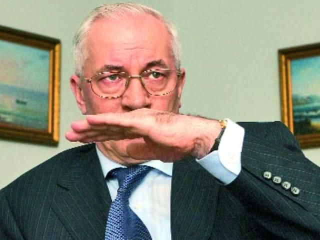 Азаров обіцяє врятувати українців від кризи Азаров обіцяє врятувати українців від кризи