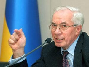 Азаров дасть 250 мільйонів на львівські дороги Азаров дасть 250 мільйонів на львівські дороги