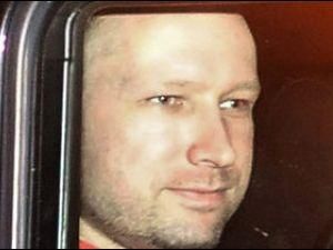 На ферме Брейвика нашли вторую мощную бомбу На ферме Брейвика нашли вторую мощную бомбу