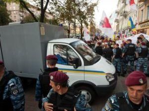 Тимошенко привезли в суд за два часа до начала заседания