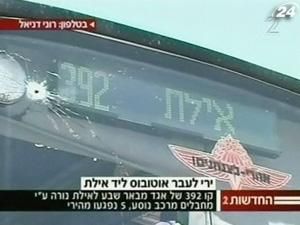 В Израиле неизвестные обстреляли два пассажирских автобуса
