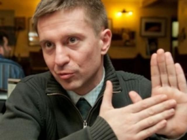 Експерт: Уряд Азарова не може розплатитися з боргами - можливий дефолт Експерт: Уряд Азарова не може розплатитися з боргами - можливий дефолт