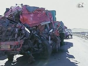 Более 30 грузовиков столкнулись на одной из китайских магистралей