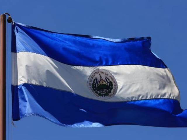 Сальвадор вводить новий металевий долар