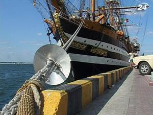 Легендарный итальянский парусник "Америго Веспуччи" прибыл в Одессу 