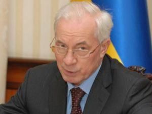 Азаров говорит об отставке министра здравоохранения
