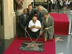 Дэнни Девито увековечили на Аллее Славы в Голливуде Дэнни Девито увековечили на Аллее Славы в Голливуде