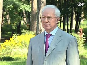 Азаров пригрозив Аніщенку відставкою Азаров пригрозив Аніщенку відставкою