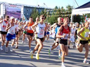 В марафоне "Освобождение" в Харькове приняли участие почти 2 тысячи бегунов