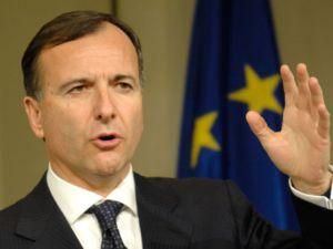 Глава МЗС Італії закликає Каддафі здатися Глава МЗС Італії закликає Каддафі здатися