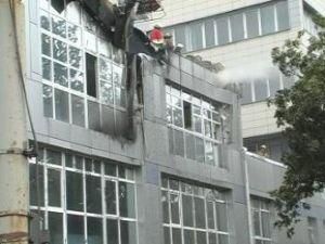 В Мукачево 5 часов тушили пожар на рынке В Мукачево 5 часов тушили пожар на рынке