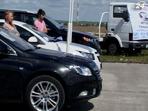 У Тернополі пройшли змагання автолюбителів - драг-рейсинг У Тернополі пройшли змагання автолюбителів - драг-рейсинг