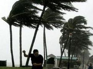К побережью Флориды движется ураган
