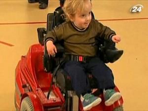Роботизированное кресло - единственная надежда для этих детей на полноценную жизнь Роботизированное кресло - единственная надежда для этих детей на полноценную жизнь