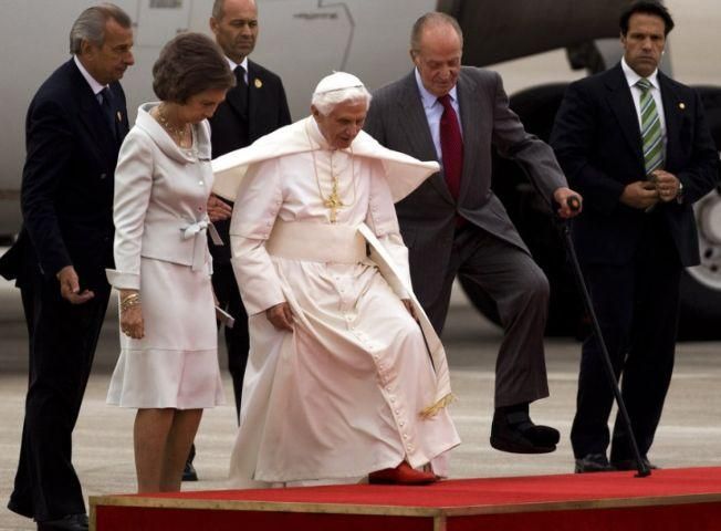 Папа Римский Бенедикт XVI завершил визит в Испанию