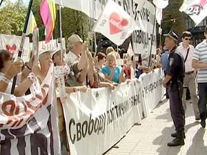 Міліція попросить опозицію перенести святкові акції в "інше місце" Міліція попросить опозицію перенести святкові акції в "інше місце"