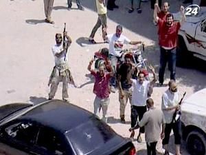 Повстанцы захватили здание государственного телевидения Ливии Повстанцы захватили здание государственного телевидения Ливии