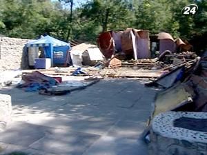 В Гідропарку триває масове знесення МАФів В Гідропарку триває масове знесення МАФів
