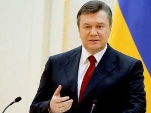 Янукович: Синьо-жовтий прапор - уособлення нашої національної єдності Янукович: Синьо-жовтий прапор - уособлення нашої національної єдності