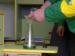 Бензин будут проверять прямо на АЗС Бензин будут проверять прямо на АЗС