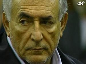 Прокуратура согласилась снять обвинения со Стросс-Кана Прокуратура согласилась снять обвинения со Стросс-Кана