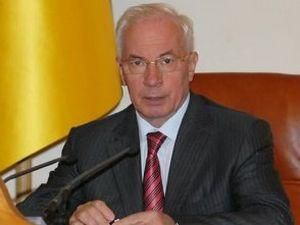 Азаров обіцяє брати кредити лише у крайньому випадку Азаров обіцяє брати кредити лише у крайньому випадку