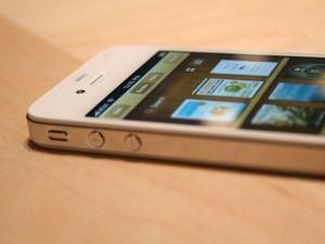 Відомо, що Apple випустить дешевий iPhone 4 на 8 гігабайт