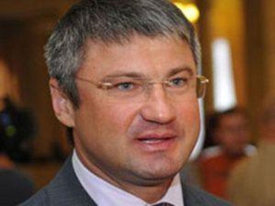Бютівець відмовився приймати нагороду від Януковича Бютівець відмовився приймати нагороду від Януковича