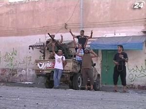 У Тріполі тривають бої між повстанцями та урядовими силами