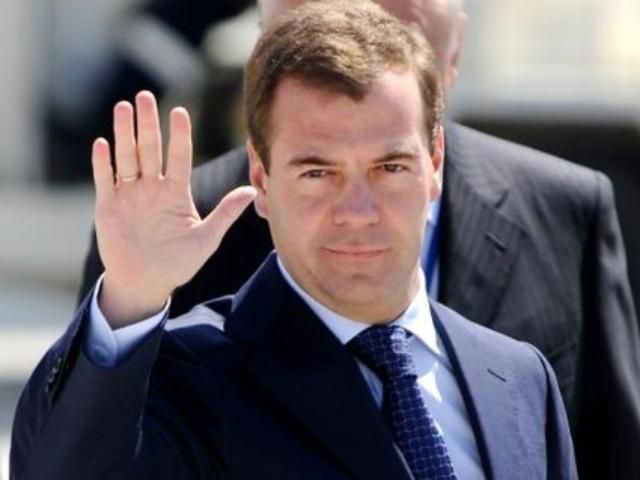 Медведев решил в праздник напомнить Украине о газовых интересах Медведев решил в праздник напомнить Украине о газовых интересах