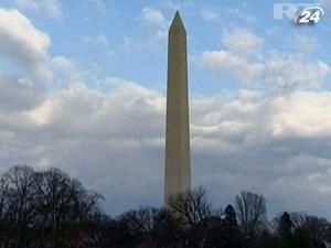 В результате землетрясения в монументе Вашингтона появилась трещина