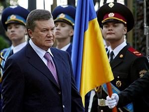 Янукович поздравил украинцев словами Ющенко