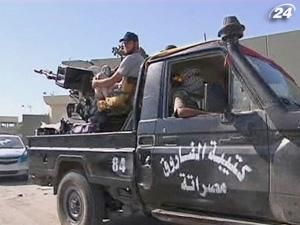 НАТО забезпечує повстанців інформацією для арешту Каддафі НАТО забезпечує повстанців інформацією для арешту Каддафі