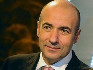 Янукович присвоил Игорю Крутому звание Народного артиста Украины Янукович присвоил Игорю Крутому звание Народного артиста Украины