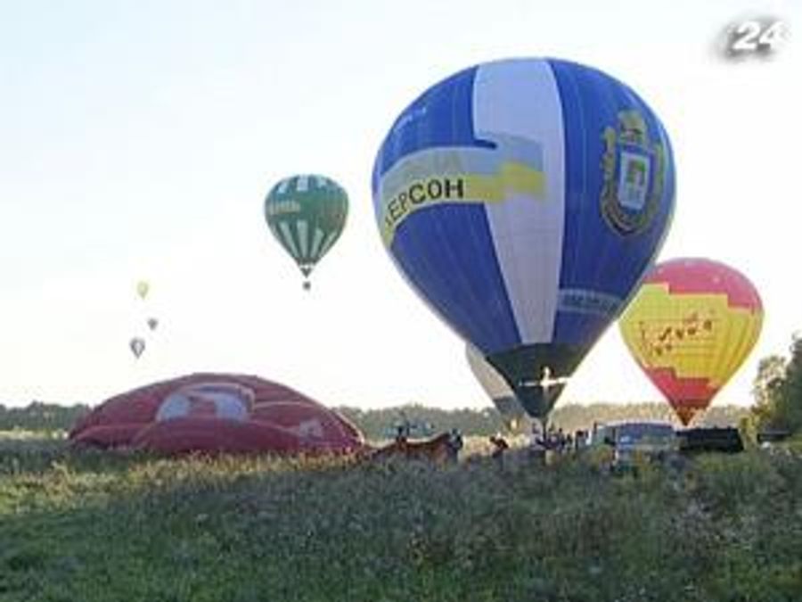 На Київщині триває фестиваль повітряних куль На Київщині триває фестиваль повітряних куль