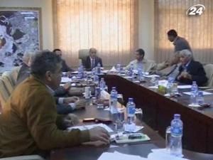 Правительство повстанцев начинает переезжать в Триполи Правительство повстанцев начинает переезжать в Триполи