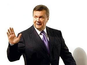 Перед приїздом Януковича в Донецьку ретельно помили сходи театру