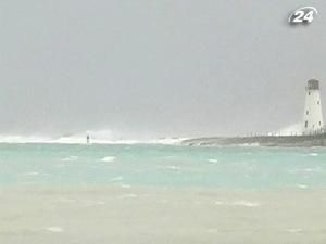 Влада США готується до удару урагану "Айрін" Влада США готується до удару урагану "Айрін"