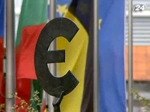 Жак Делор: Євро на грані краху Жак Делор: Євро на грані краху