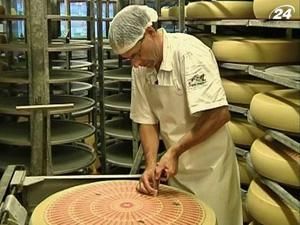 Швейцарские производители сыра сворачивают бизнес 
